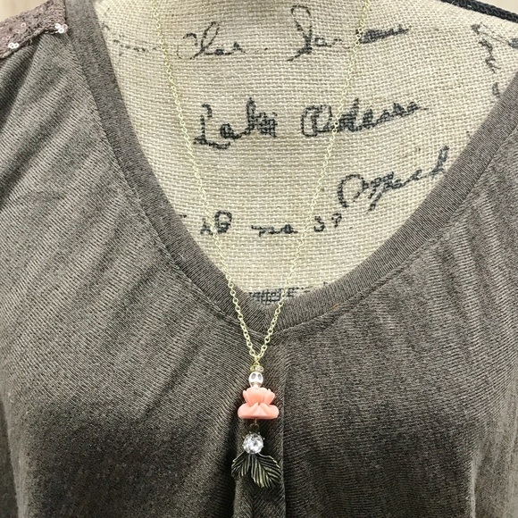 Frock 'n Roll Skull Bling Handcrafted Necklace - Picture 2 of 3